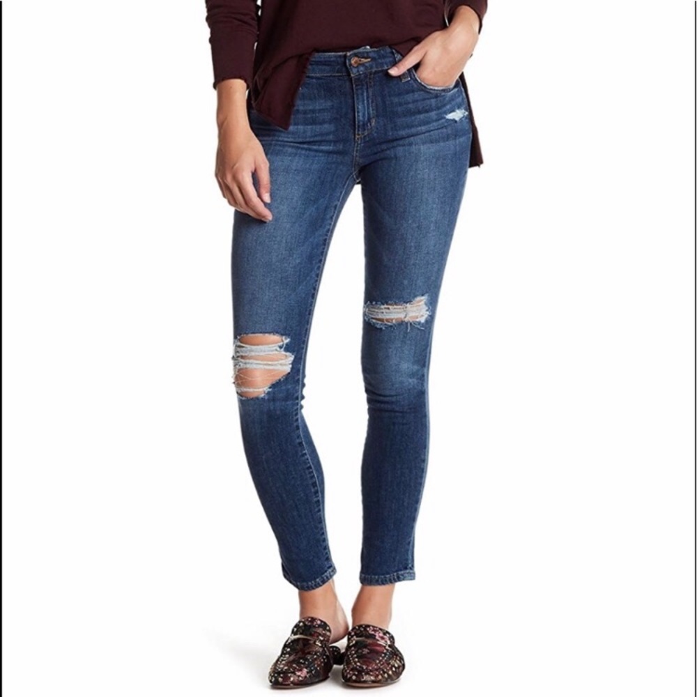 Joe’s Jeans Distressed Skinny Jean in Aveline